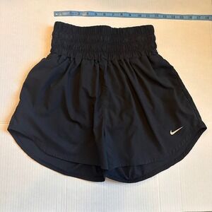 Nike One Womens Dri FIT Ultra High Waisted 3" Brief Lined Shorts athletic Medium